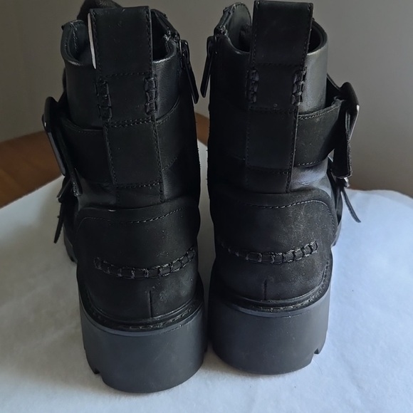 UGG NOE Boots with Buckles - Picture 13 of 13